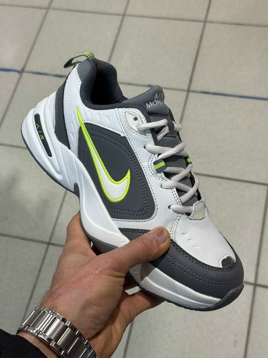 кроссовки nike air monarch iv,кроссовки nike air monarch,мужские кроссовки nike air monarch iv,nike air monarch 4,кроссовки nike air monarch iv black-white
