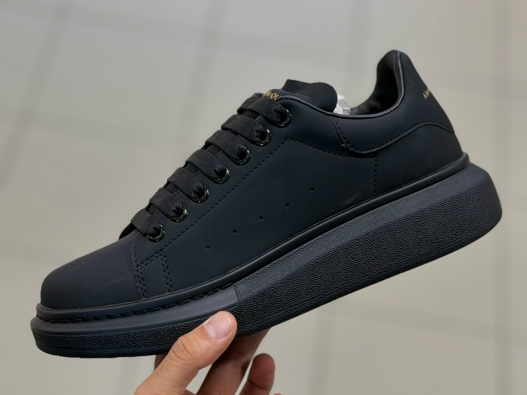 ,кроссовки женские alexander mcqueen,женские кроссовки,alexander mcqueen кроссовки с прозрачной подошвой,кроссовки alexander mcqueen