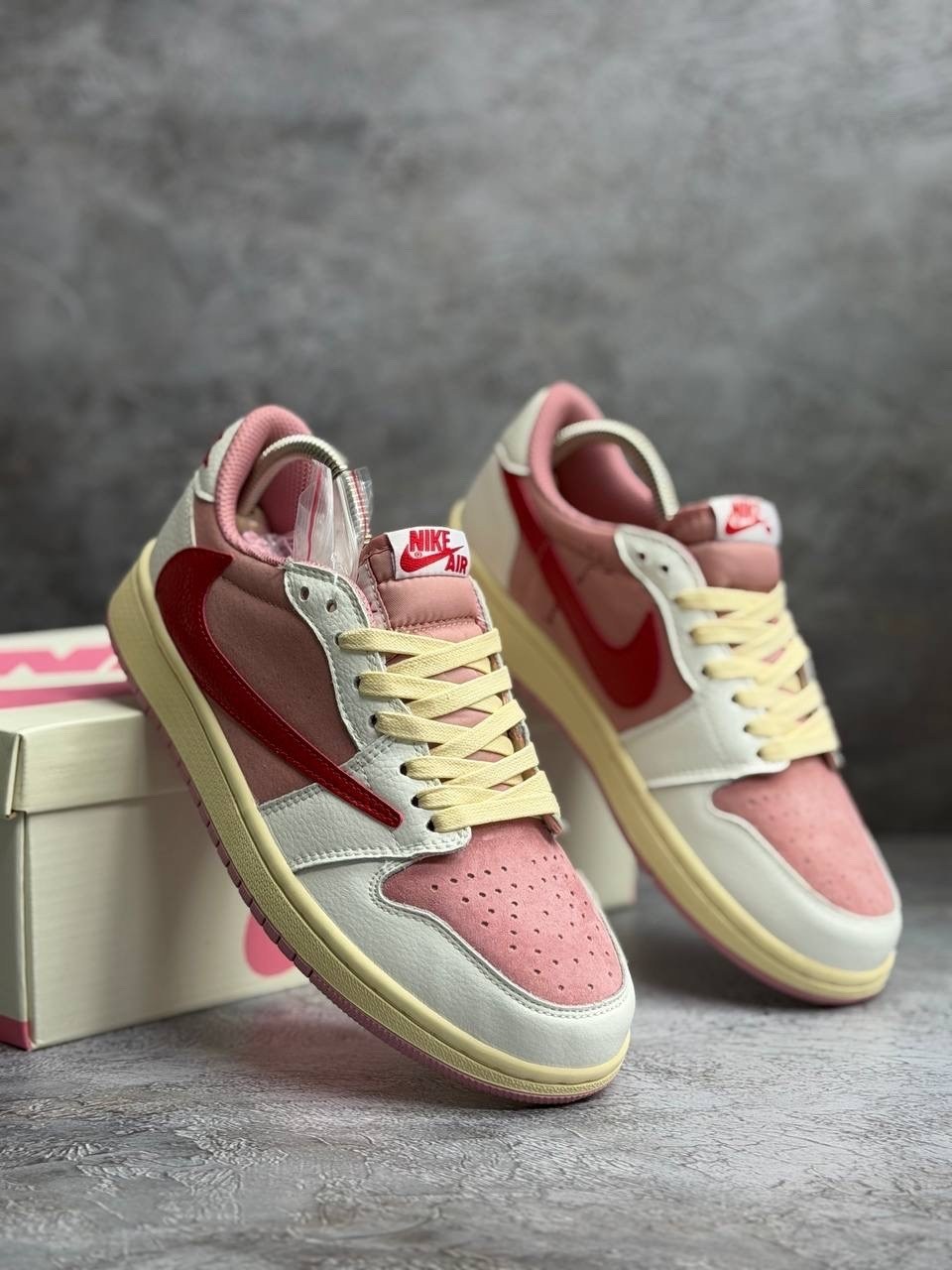 nike air jordan 1 low x travis scott,travis scott x air jordan 1 low sail shy pink,женские кроссовки nike air jordan 1 low travis scott розовые,nike air jordan 1 low x travis scott sail shy pink,travi