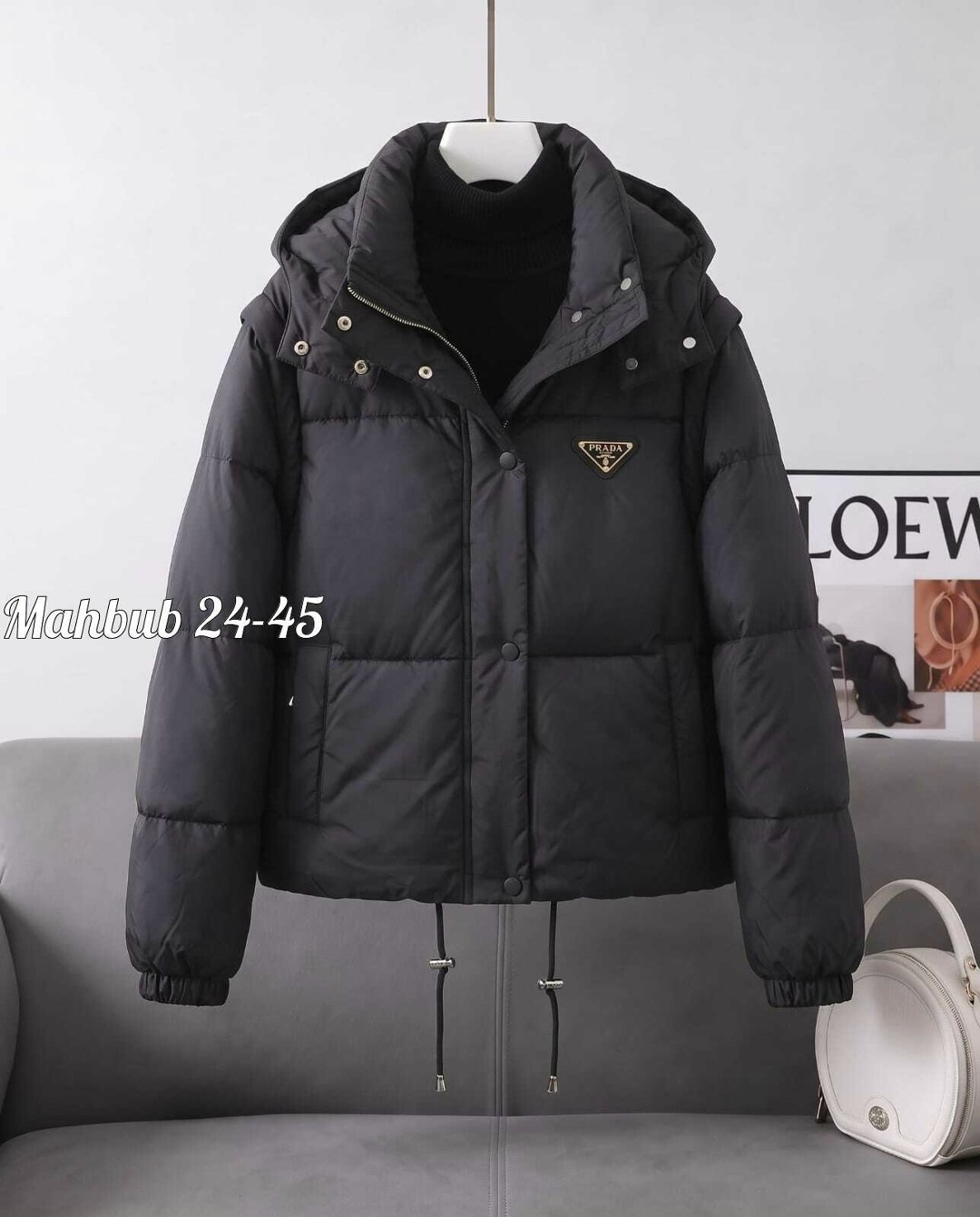 пуховик prada,короткий женский белый пуховик с капюшоном prada,пуховик prada женский,пуховик женский,белая женская куртка prada