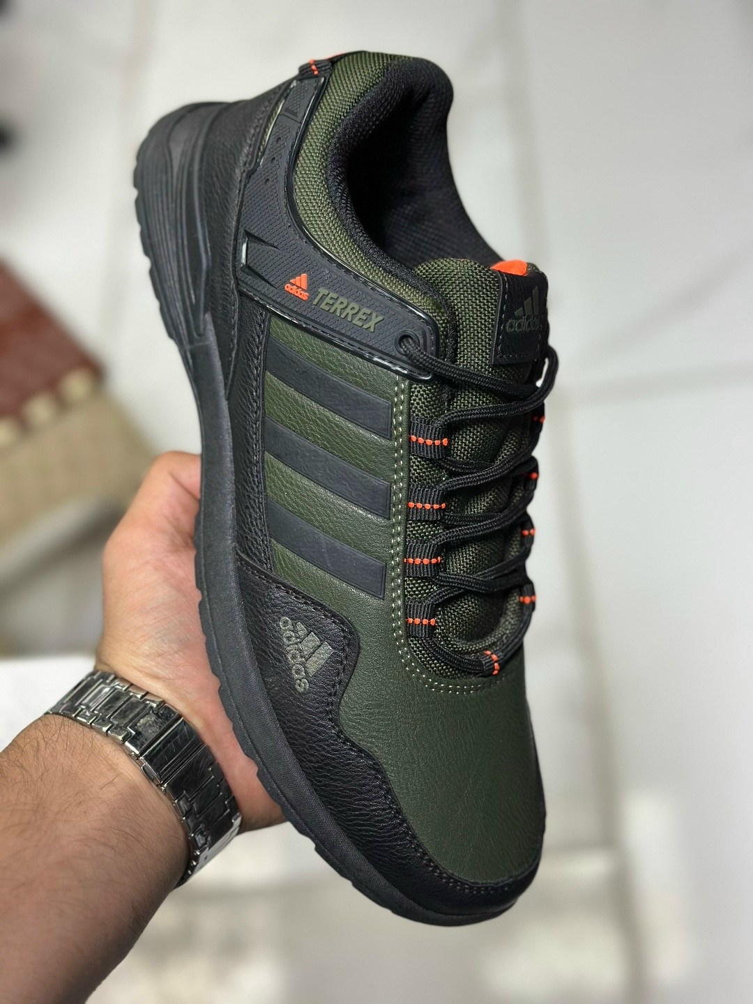 терекс адидас мужские кроссовки цвет хаки,мужские кроссовки adidas,кроссовки adidas,кроссовки adidas terrex,кроссовки мужские