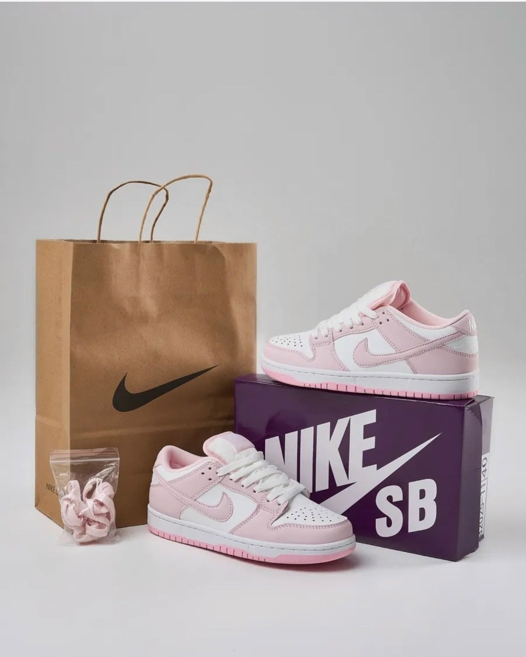 розовый nike,nike dunk low gs 'triple pink',женские кроссовки,кроссовки найк розовые,кроссовки
