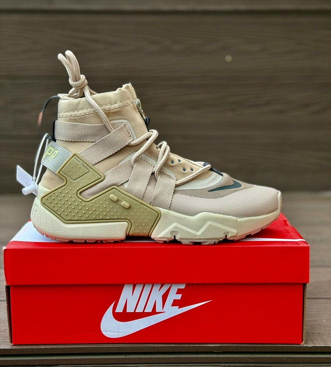 кроссовки nike air huarache gripp,nike air huarache gripp,кроссовки nike air huarache gripp triple,кроссовки nike air huarache,nike huarache gripp