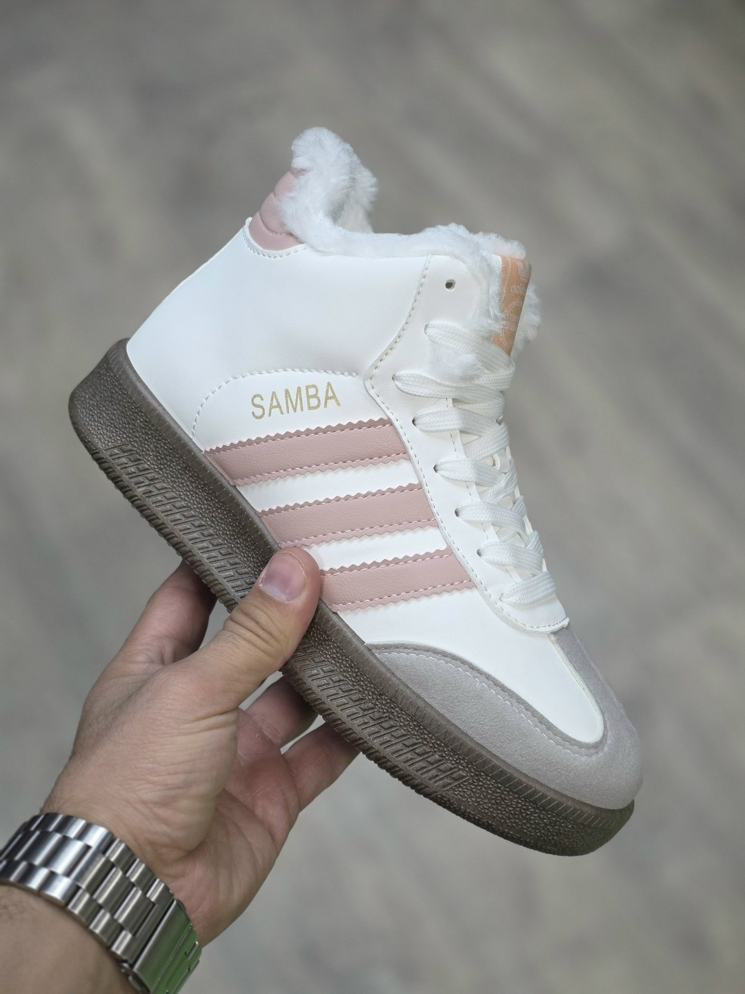 кроссовки высокие adidas samba зимние с мехом,кроссовки женские зимние высокие adidas,,samba кроссовки,кроссовки зимнее