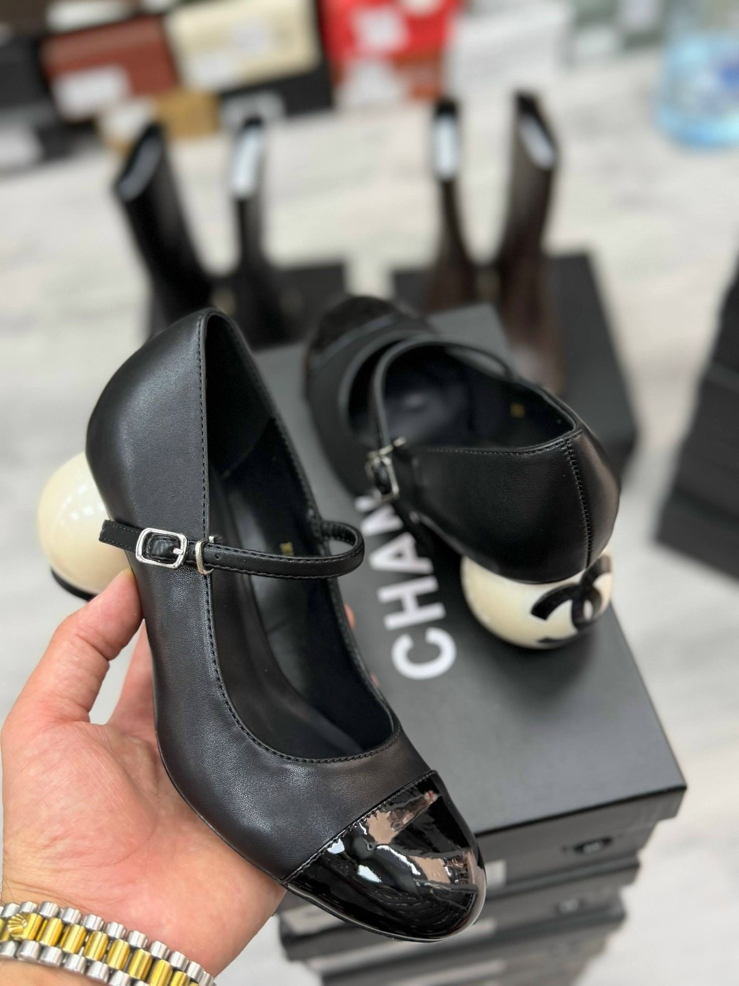 туфли chanel,балетки chanel,туфли шанель на низком каблуке кожаные chanel 451603698,туфли chanel на низком каблуке с жемчужным декором,босоножки chanel