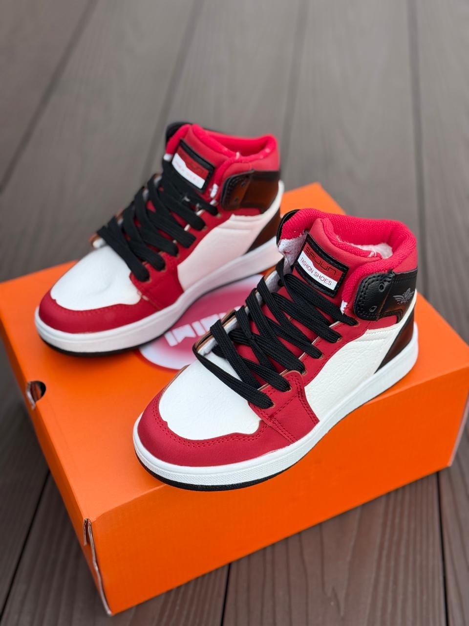 ,баскетбольная ,высокие кроссовки puma rebound v6 красный белый,спортивная ,кроссовки высокие
