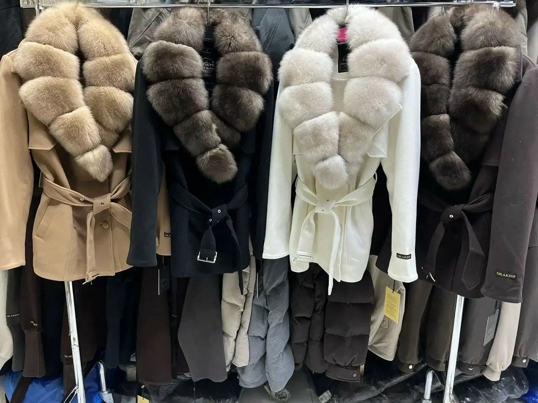 кашемировое пальто с натуральным мехом,пальто с мехом,пальто зимнее,пальто с воротником,пальто с натуральным мехом