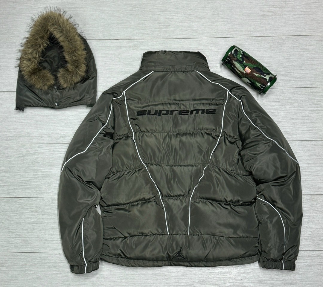 пуховик supreme x jordan,куртка jordan,зимняя куртка jordan,supreme jordan puffer jacket size large navy fw24,куртка пуховик jordan supreme