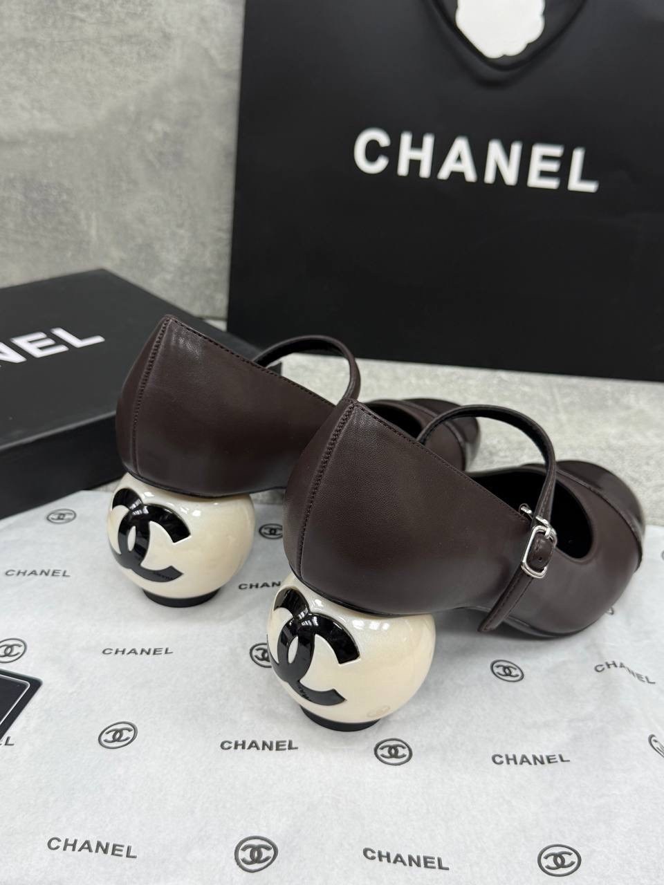 туфли chanel,балетки chanel,туфли шанель на низком каблуке кожаные chanel 451603698,туфли chanel на низком каблуке с жемчужным декором,босоножки chanel