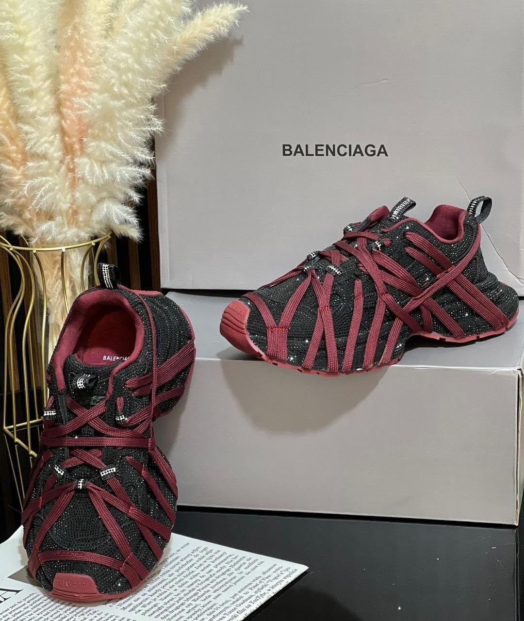 кроссовки balenciaga,кроссовки женские balenciaga,кроссовки balenciaga 3 xl,кроссовки 3xl extreme lace массивные на шнуровке balenciaga,кроссовки для бега balenciaga