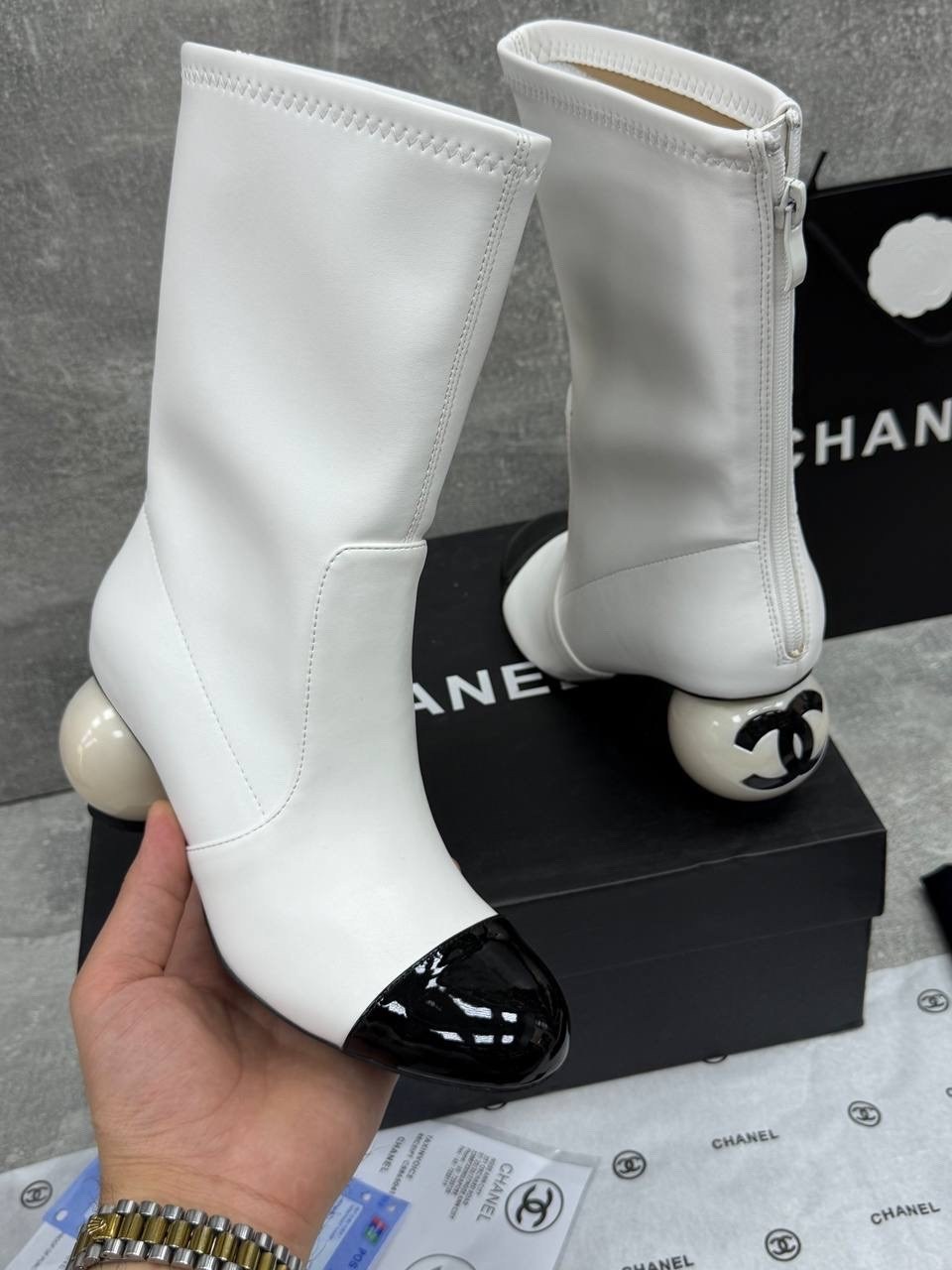 сапоги chanel,ботильоны chanel,женские текстильные сапоги chanel 2026 белые с черным,женские комбинированные сапоги chanel белые с черным,ботинки chanel