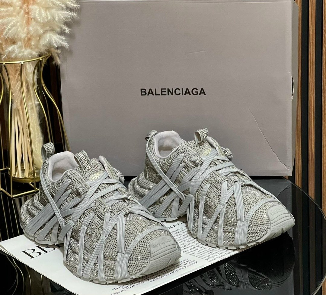 кроссовки balenciaga,кроссовки женские balenciaga,кроссовки balenciaga 3 xl,кроссовки 3xl extreme lace массивные на шнуровке balenciaga,кроссовки для бега balenciaga