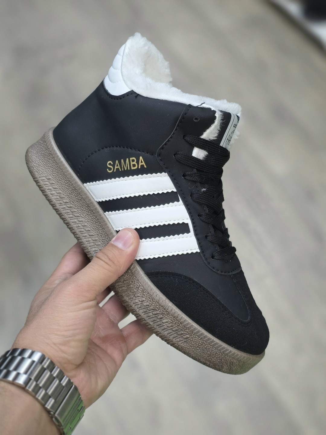 кроссовки высокие adidas samba зимние с мехом,кроссовки женские зимние высокие adidas,,samba кроссовки,кроссовки зимнее