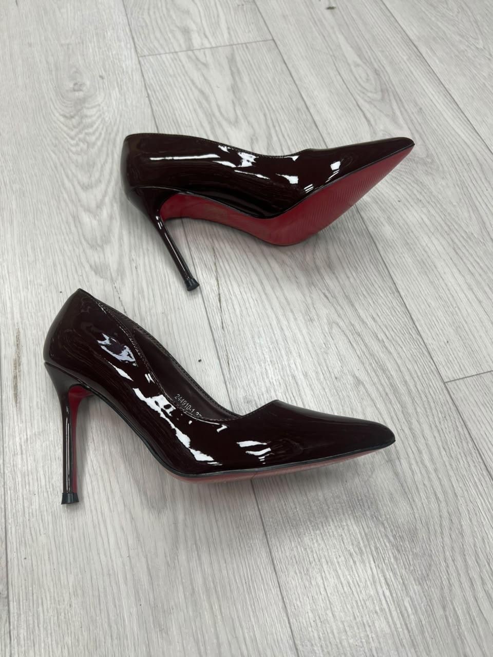 ,туфли christian louboutin,бежевые туфли,женские туфли лодочки,туфли лодочка