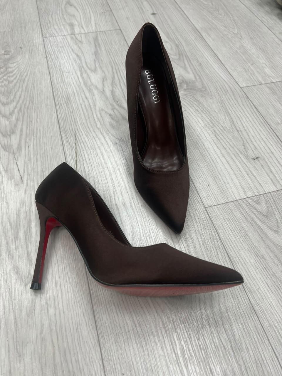 ,туфли christian louboutin,бежевые туфли,женские туфли лодочки,туфли лодочка