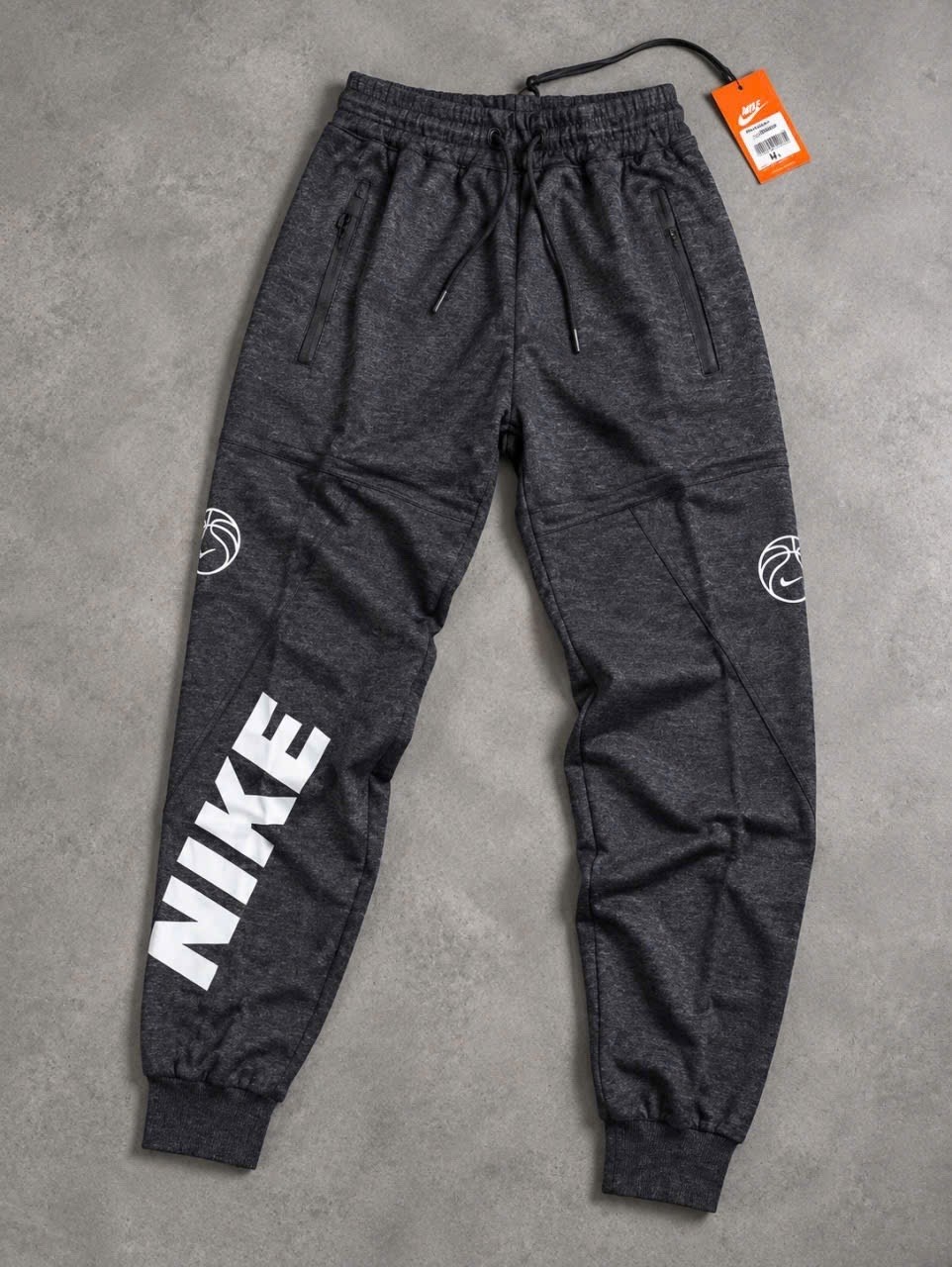 спортивные брюки,мужские брюки nike sportswear swoosh pants,штаны тренировочные мужские найк,брюки спортивные nike,мужские брюки nike