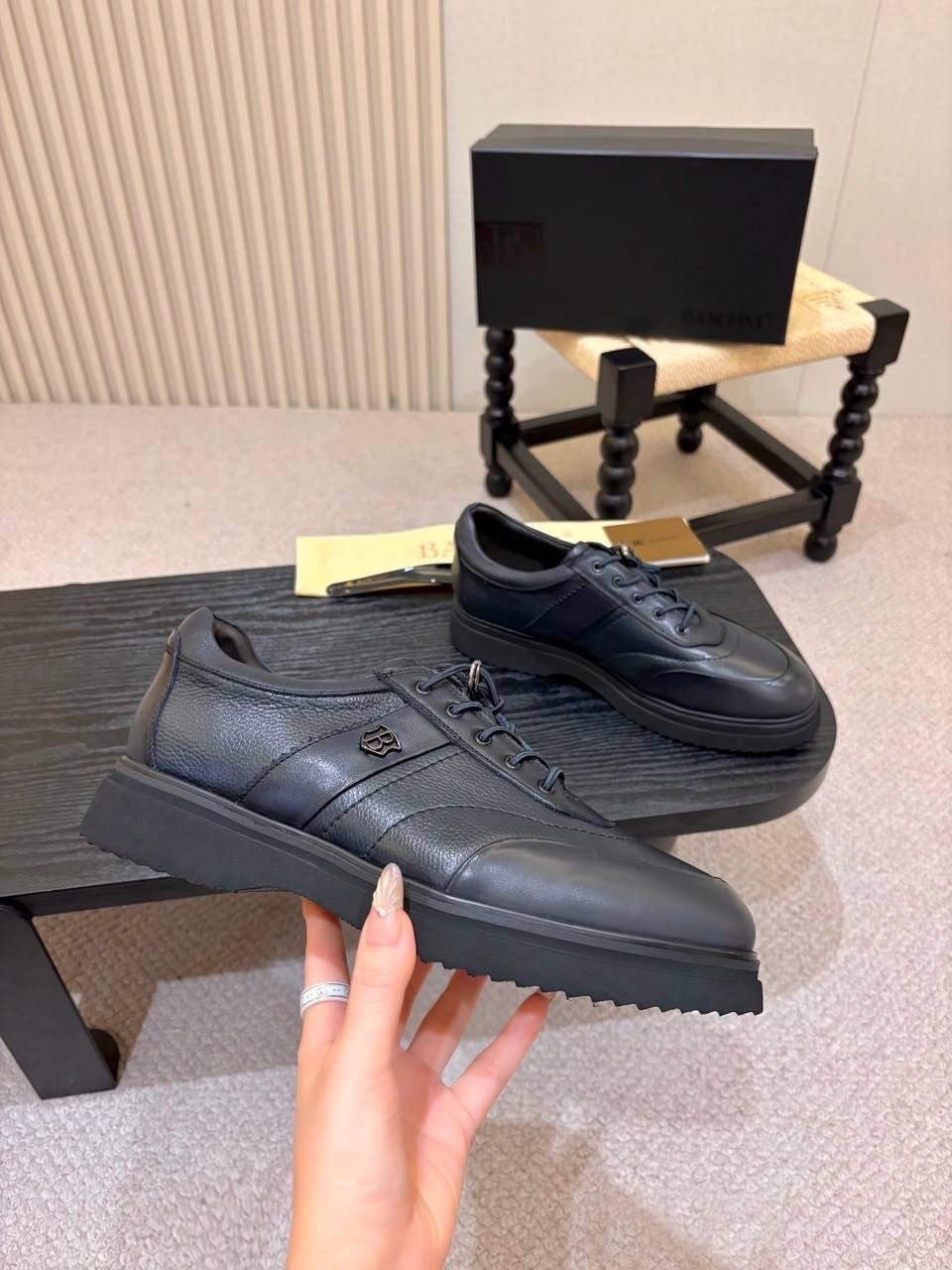 ,мужские кожаная кроссовки,prada кроссовки мужские,кожаные кроссовки gucci,мужской кроссовки