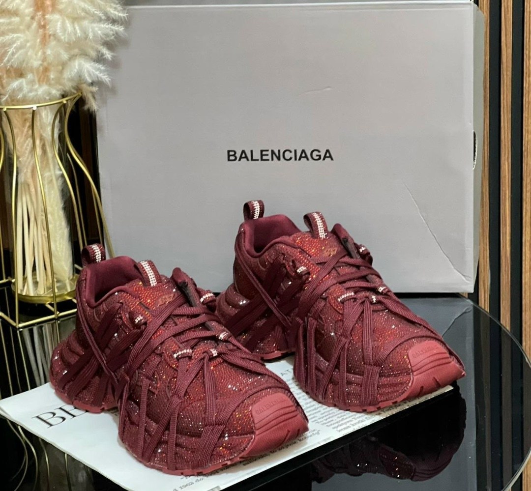 кроссовки balenciaga,кроссовки женские balenciaga,кроссовки balenciaga 3 xl,кроссовки 3xl extreme lace массивные на шнуровке balenciaga,кроссовки для бега balenciaga