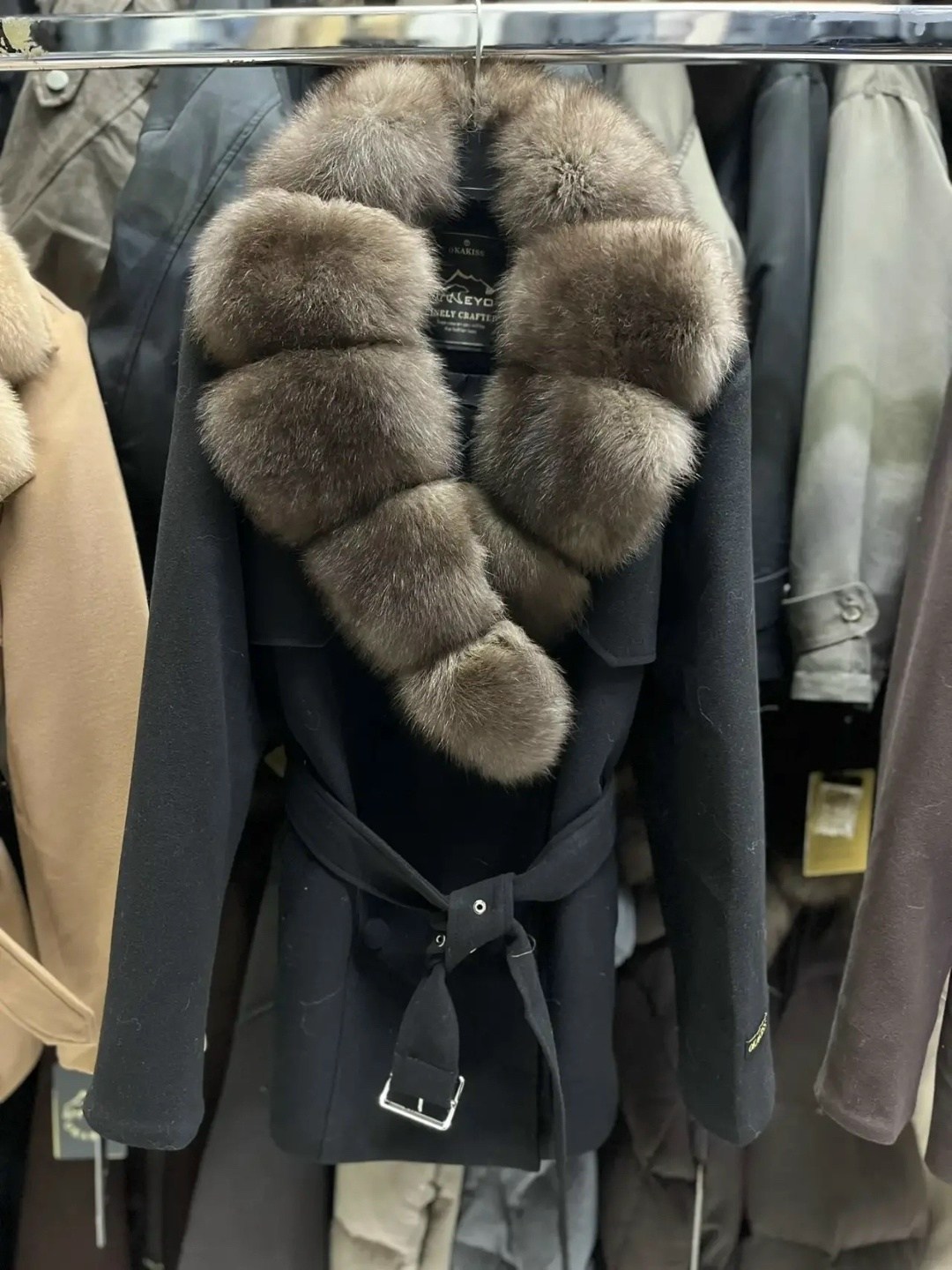 кашемировое пальто с натуральным мехом,пальто с мехом,пальто зимнее,пальто с воротником,пальто с натуральным мехом