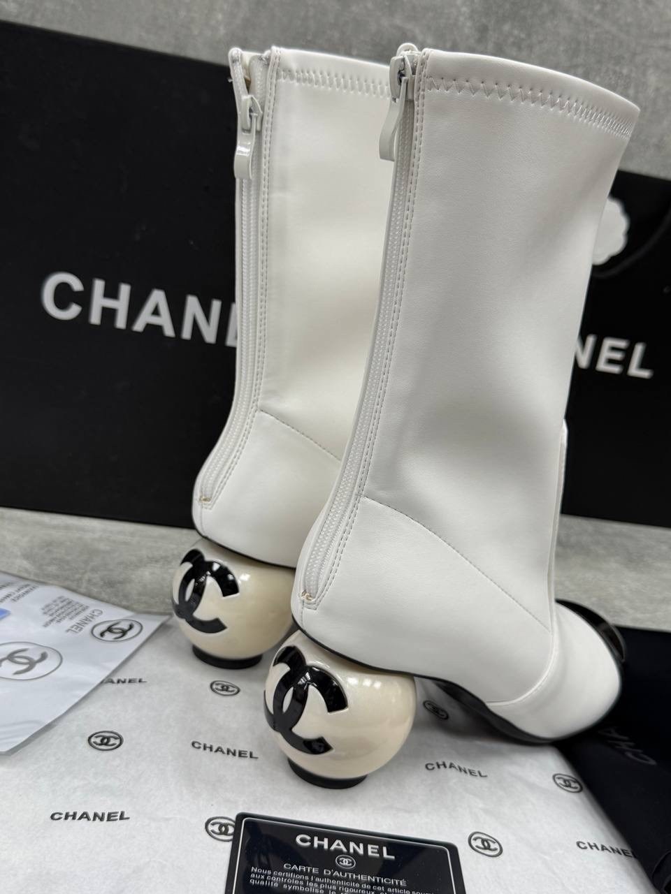 сапоги chanel,ботильоны chanel,женские текстильные сапоги chanel 2026 белые с черным,женские комбинированные сапоги chanel белые с черным,ботинки chanel