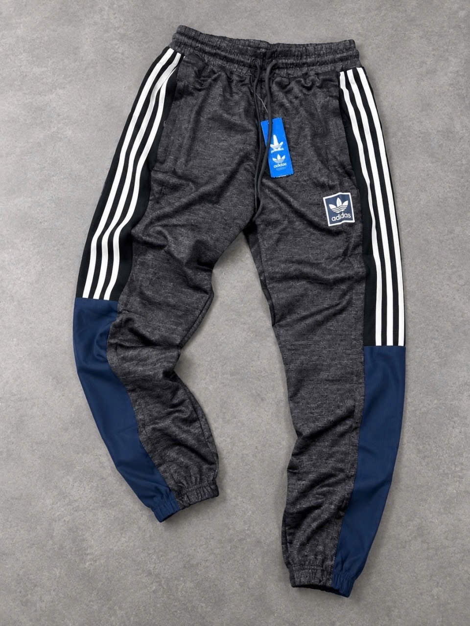 мужские спортивные штаны adidas,брюки спортивные adidas originals,оригинальные мужские спортивные штаны adidas,спортивные штаны adidas,штаны адидас