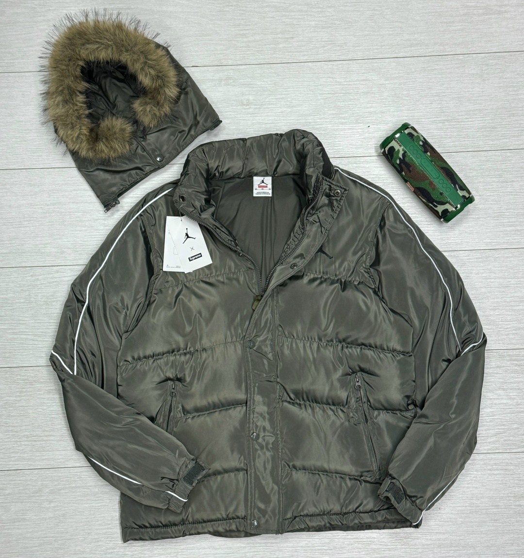 пуховик supreme x jordan,куртка jordan,зимняя куртка jordan,supreme jordan puffer jacket size large navy fw24,куртка пуховик jordan supreme