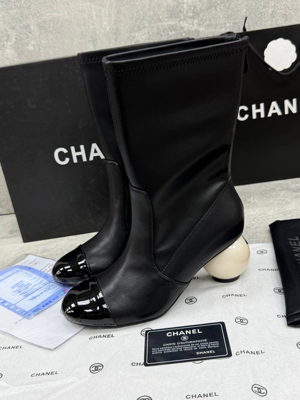 сапоги chanel,ботильоны chanel,женские текстильные сапоги chanel 2026 белые с черным,женские комбинированные сапоги chanel белые с черным,ботинки chanel