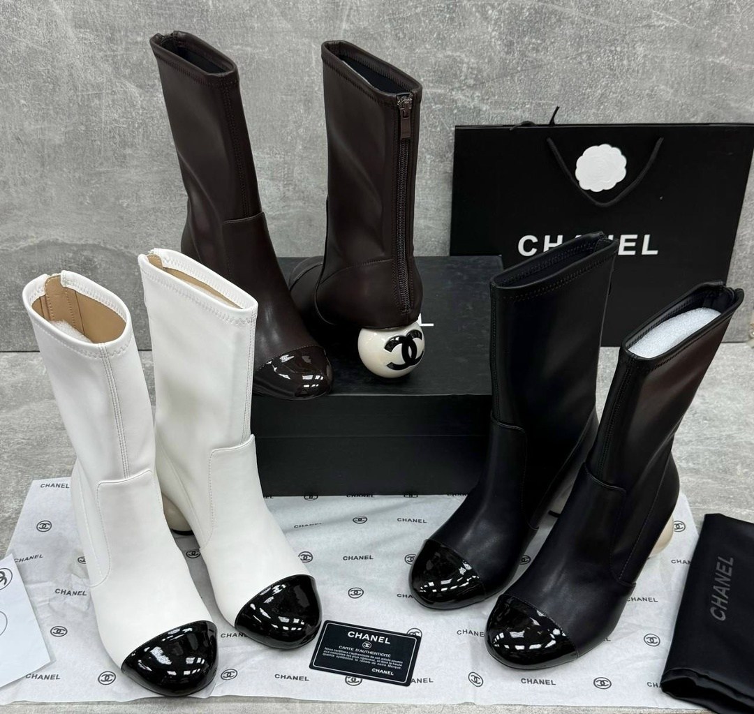 сапоги chanel,ботильоны chanel,женские текстильные сапоги chanel 2026 белые с черным,женские комбинированные сапоги chanel белые с черным,ботинки chanel