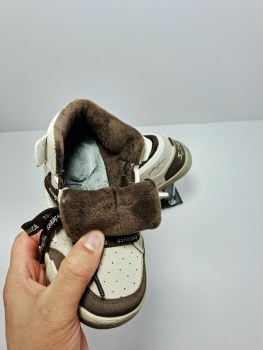 Кроссовки