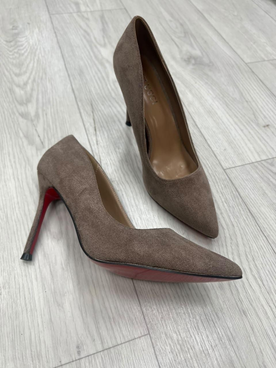 ,туфли christian louboutin,бежевые туфли,женские туфли лодочки,туфли лодочка