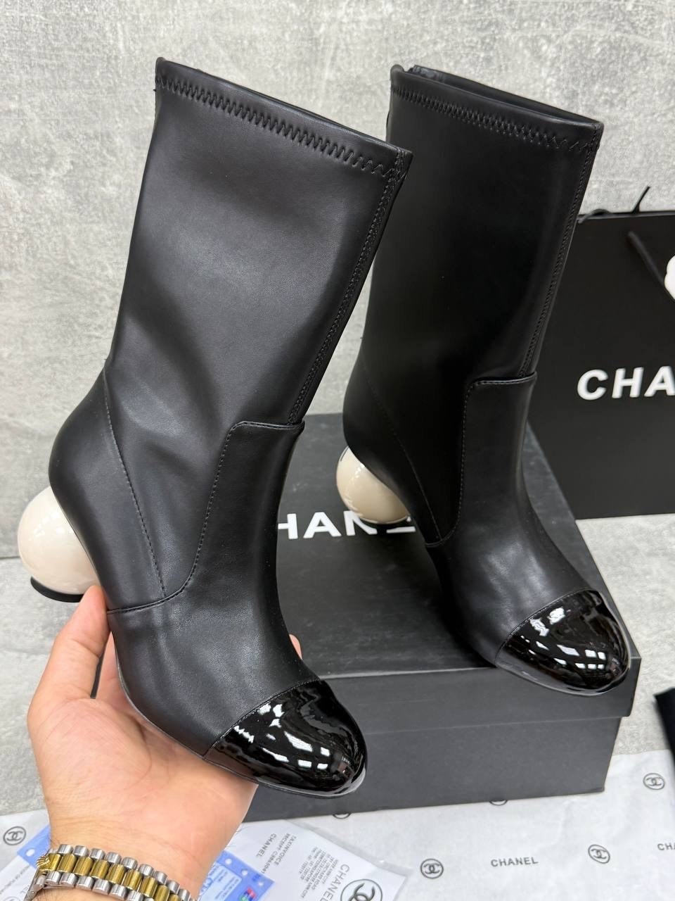 сапоги chanel,ботильоны chanel,женские текстильные сапоги chanel 2026 белые с черным,женские комбинированные сапоги chanel белые с черным,ботинки chanel