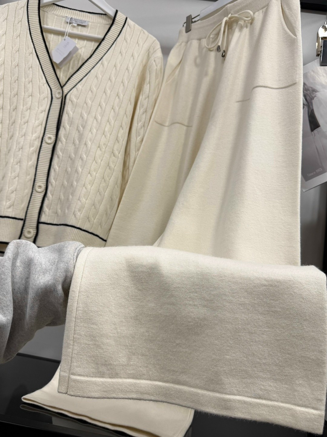 кашемировый костюм loro piana,вязаные костюмы,костюм loro piana,вязаный брючный костюм женский,кардиган