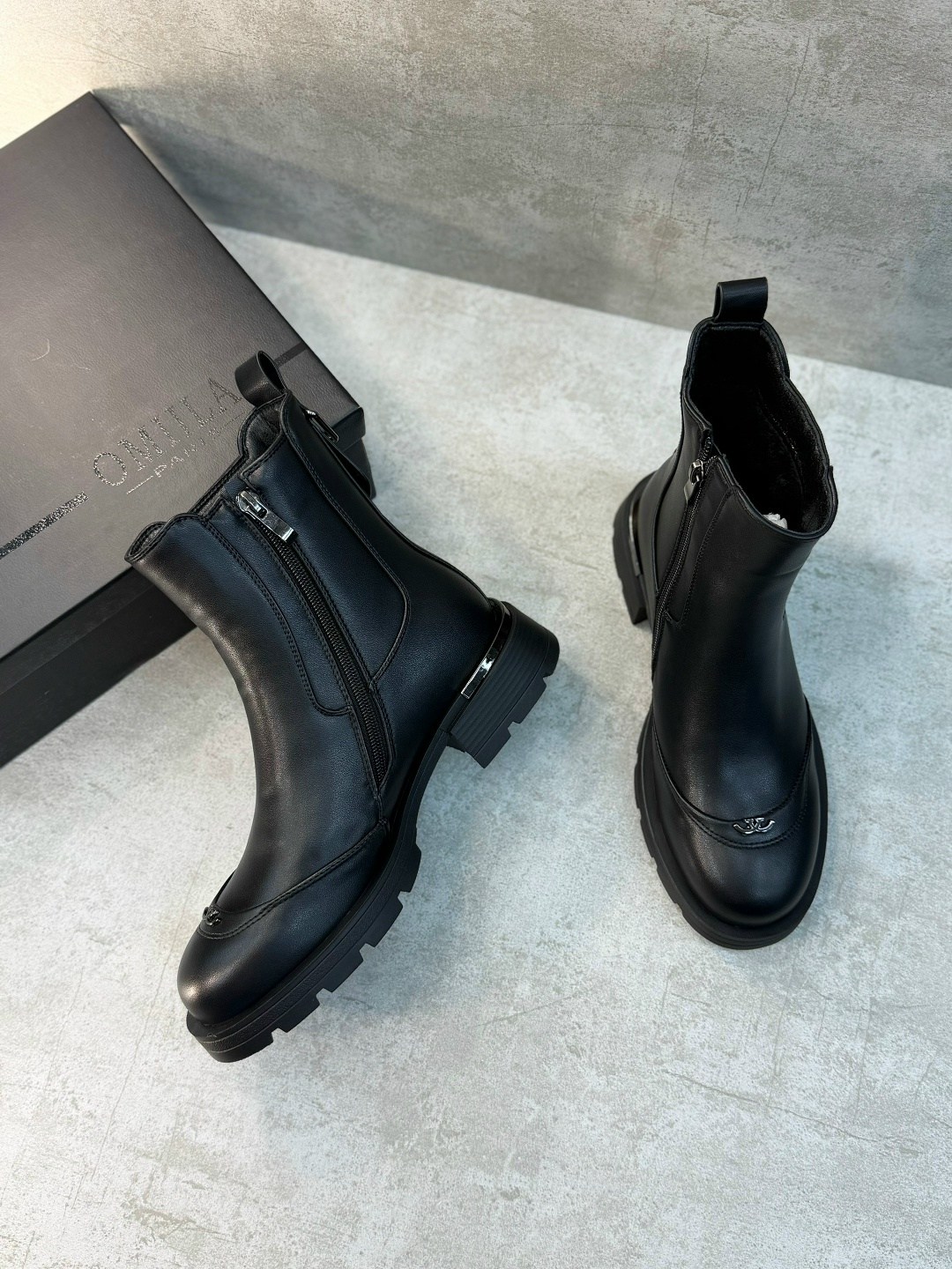 ,ботинки balenciaga,зимние ботинки balenciaga кожаные,ботинки женские,ботинки celine
