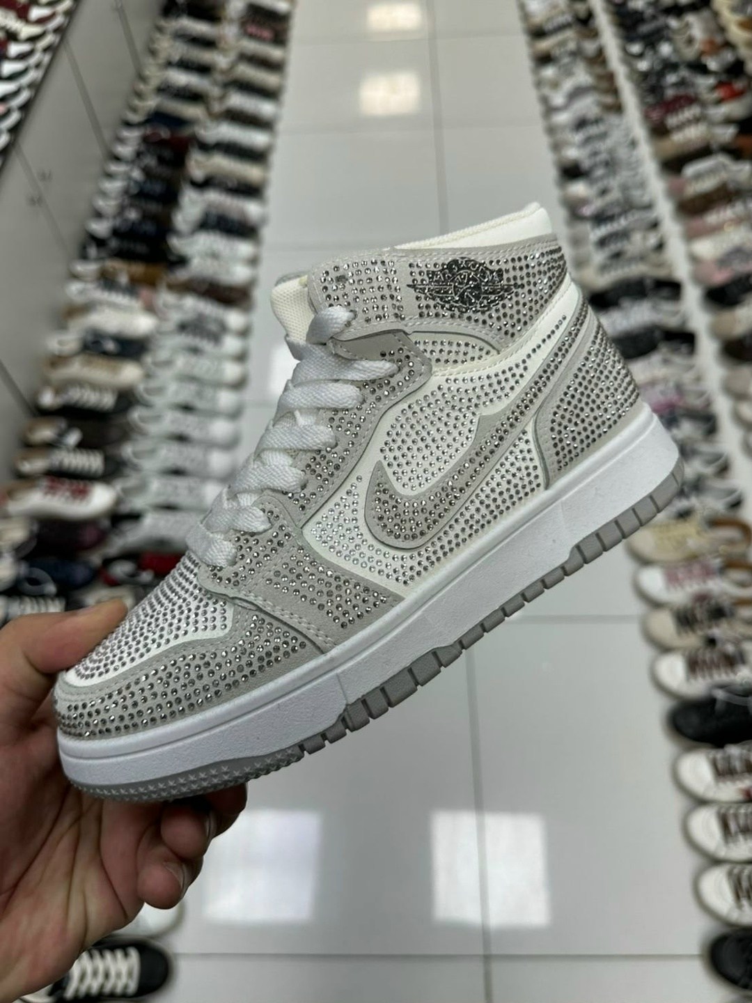 кроссовки,nike air jordan 1 mid se,nike air jordan 1,оригинальные кроссовки,блестящие кроссовки