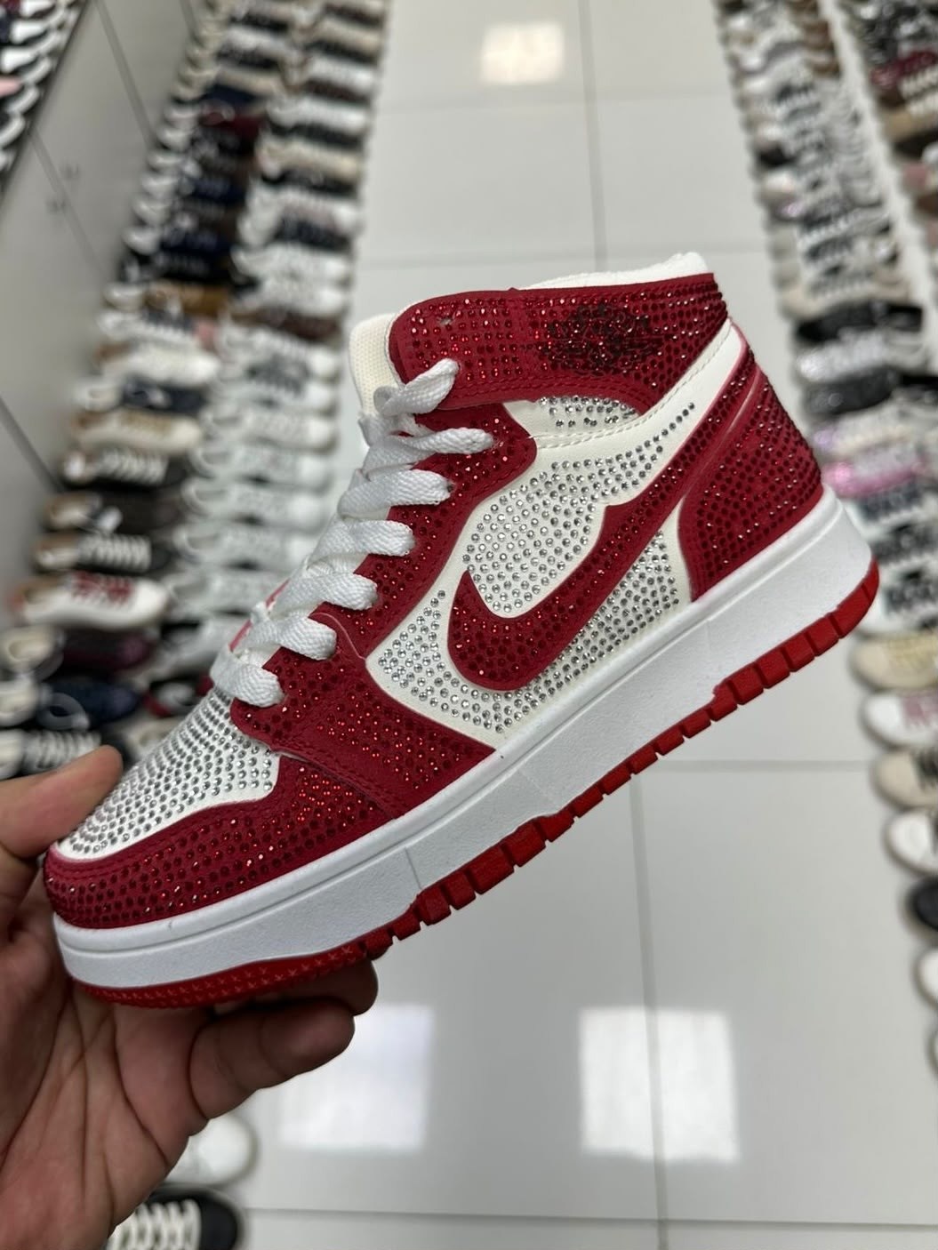 кроссовки,nike air jordan 1 mid se,nike air jordan 1,оригинальные кроссовки,блестящие кроссовки