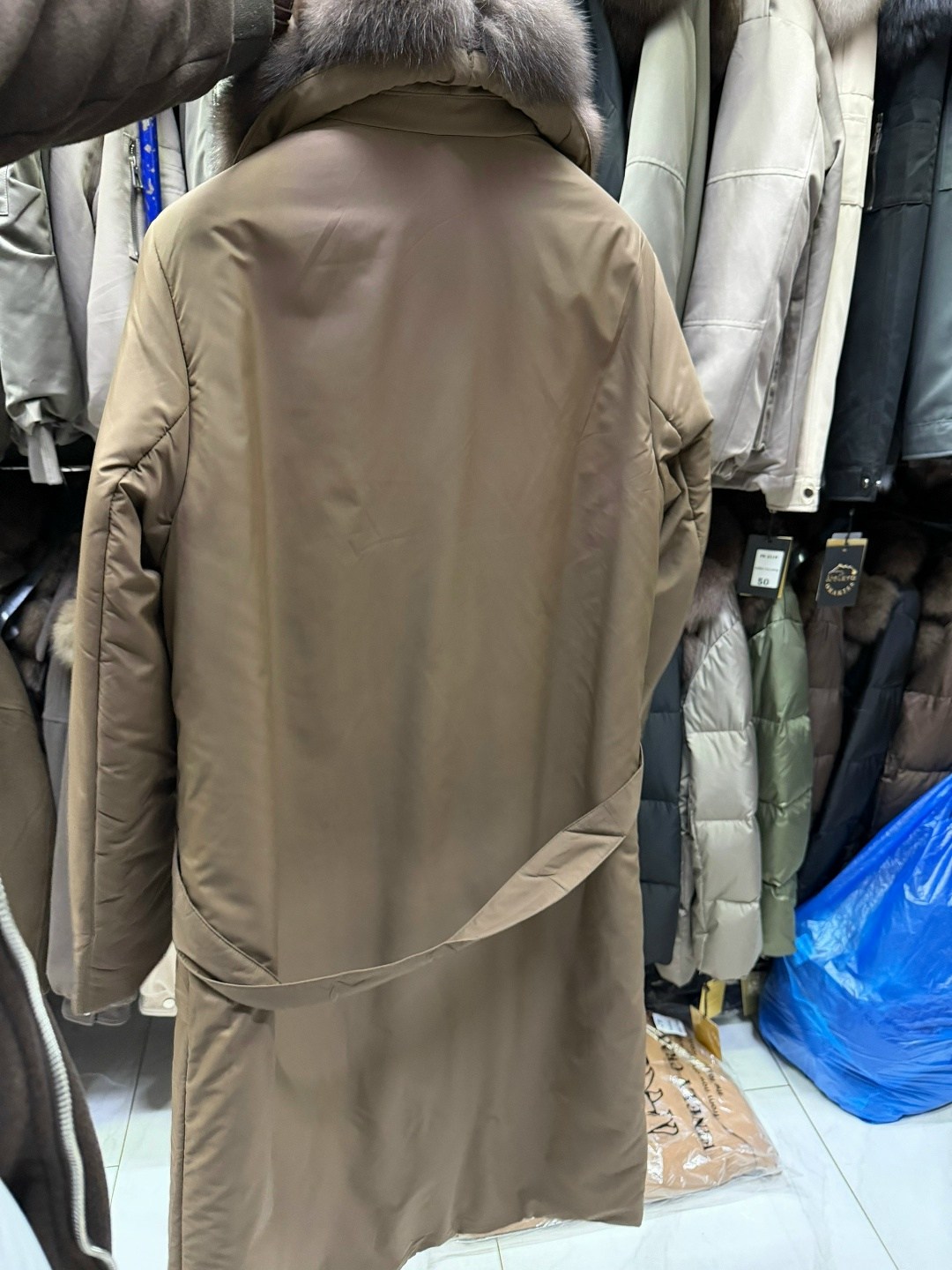 парка с натуральным мехом,парка с мехом,пуховики с мехом,парка-тренч с натуральным мехом песца,зимняя парка с натуральным мехом