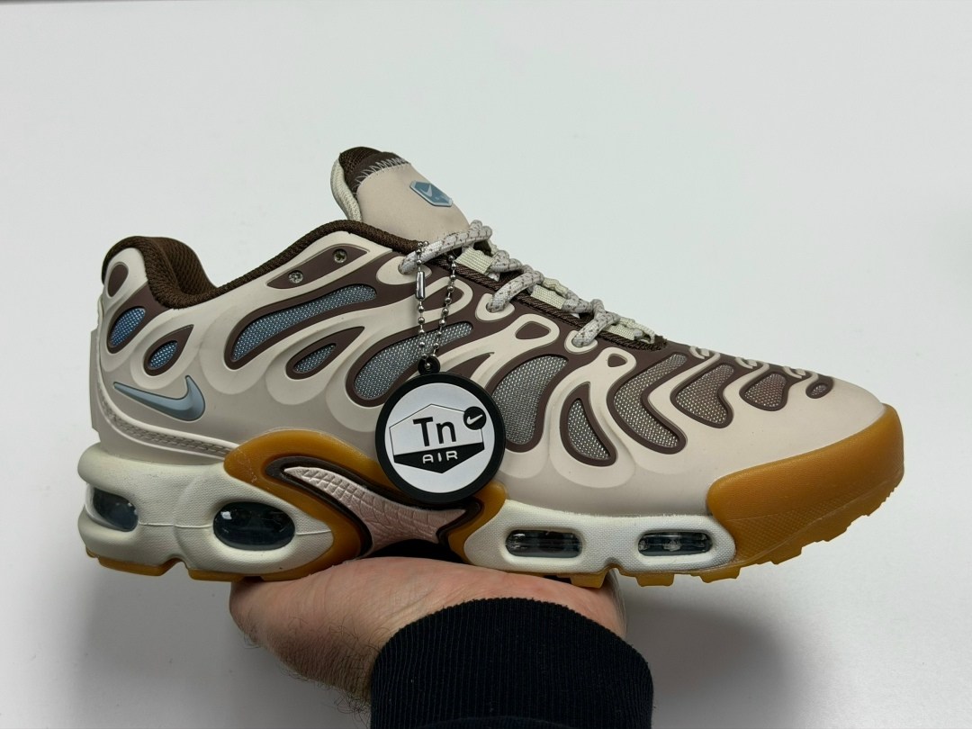кроссовки nike air max plus,кроссовки nike air max plus drift,nike tn air max plus,nike air max plus,кроссовки nike air max plus tn