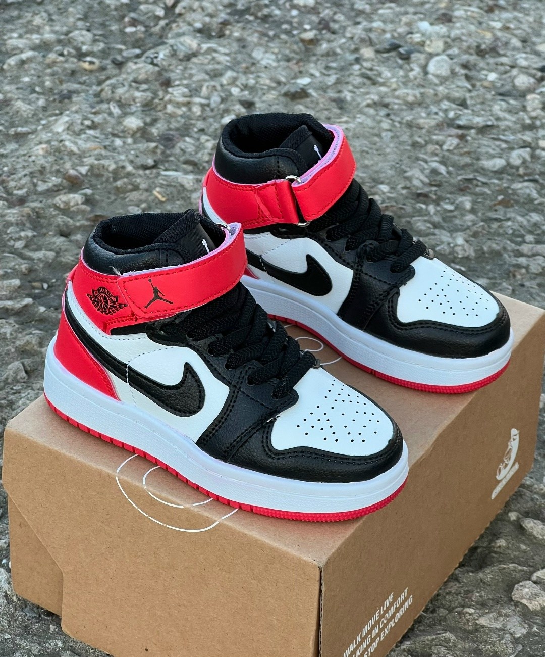 мужские кроссовки nike air jordan 1 retro high,кроссовки nike air jordan 1 retro high,кроссовки nike air jordan 1,nike air jordan 1 mid black white,кроссовки nike air jordan