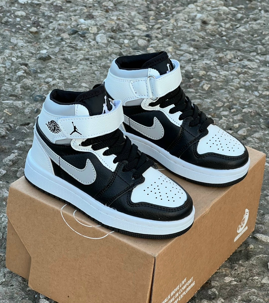 мужские кроссовки nike air jordan 1 retro high,кроссовки nike air jordan 1 retro high,кроссовки nike air jordan 1,nike air jordan 1 mid black white,кроссовки nike air jordan