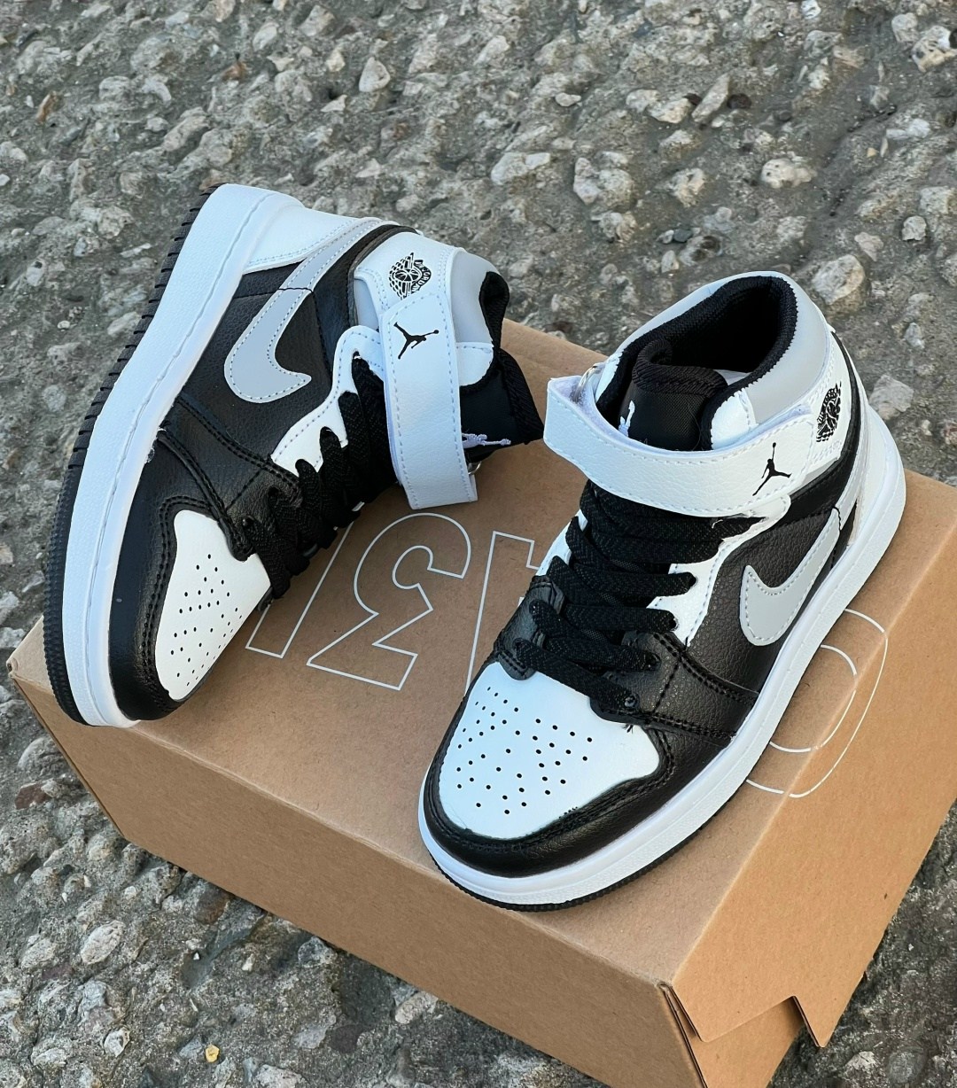 мужские кроссовки nike air jordan 1 retro high,кроссовки nike air jordan 1 retro high,кроссовки nike air jordan 1,nike air jordan 1 mid black white,кроссовки nike air jordan
