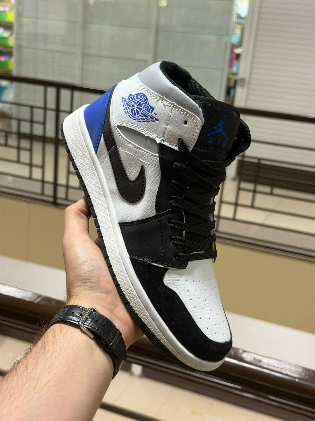 nike air jordan 1 mid,nike air jordan 1,air jordan 1 mid,jordan 1 mid,air jordan 1 mid bred toe