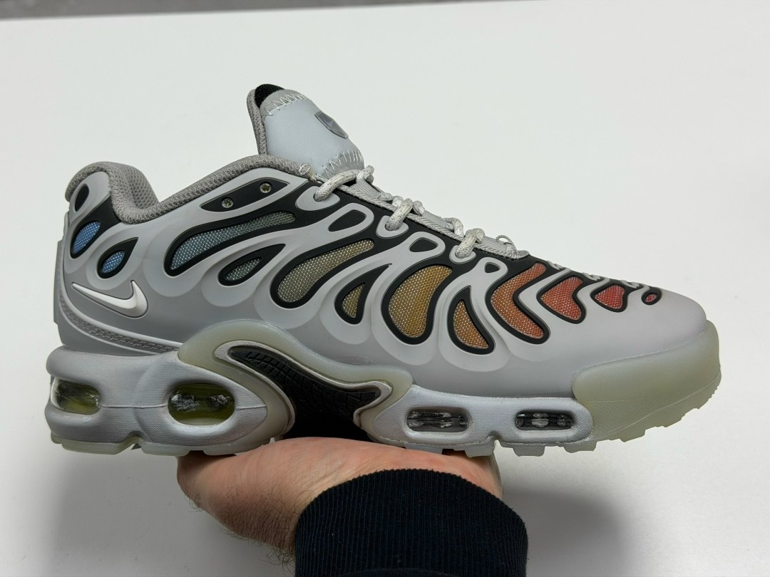 кроссовки nike air max plus,кроссовки nike air max plus drift,nike tn air max plus,nike air max plus,кроссовки nike air max plus tn