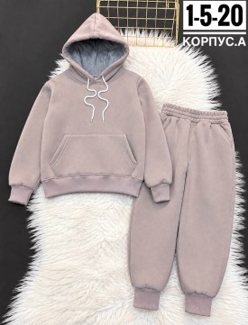 Костюм