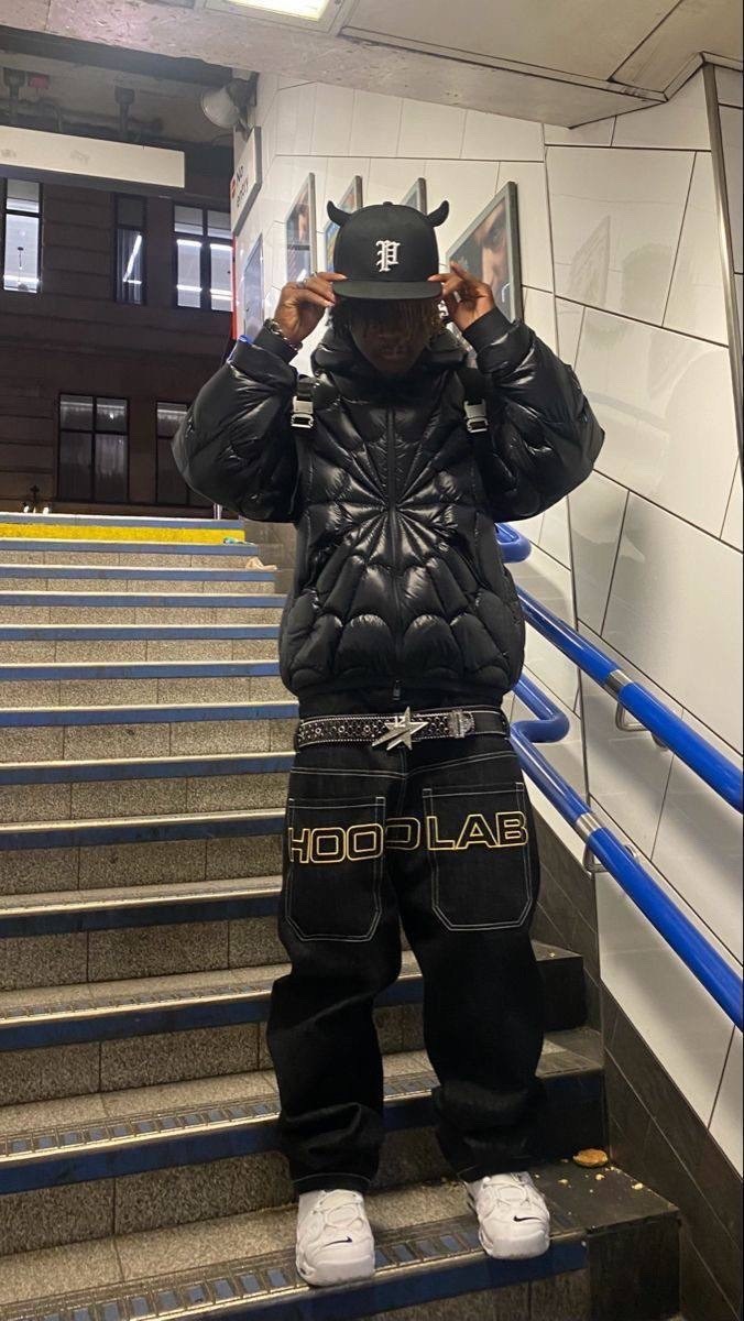 пуховик moncler spider,пуховики монклер,пуховик moncler,куртка монклер,мужской короткий пуховик с рисунком паутины