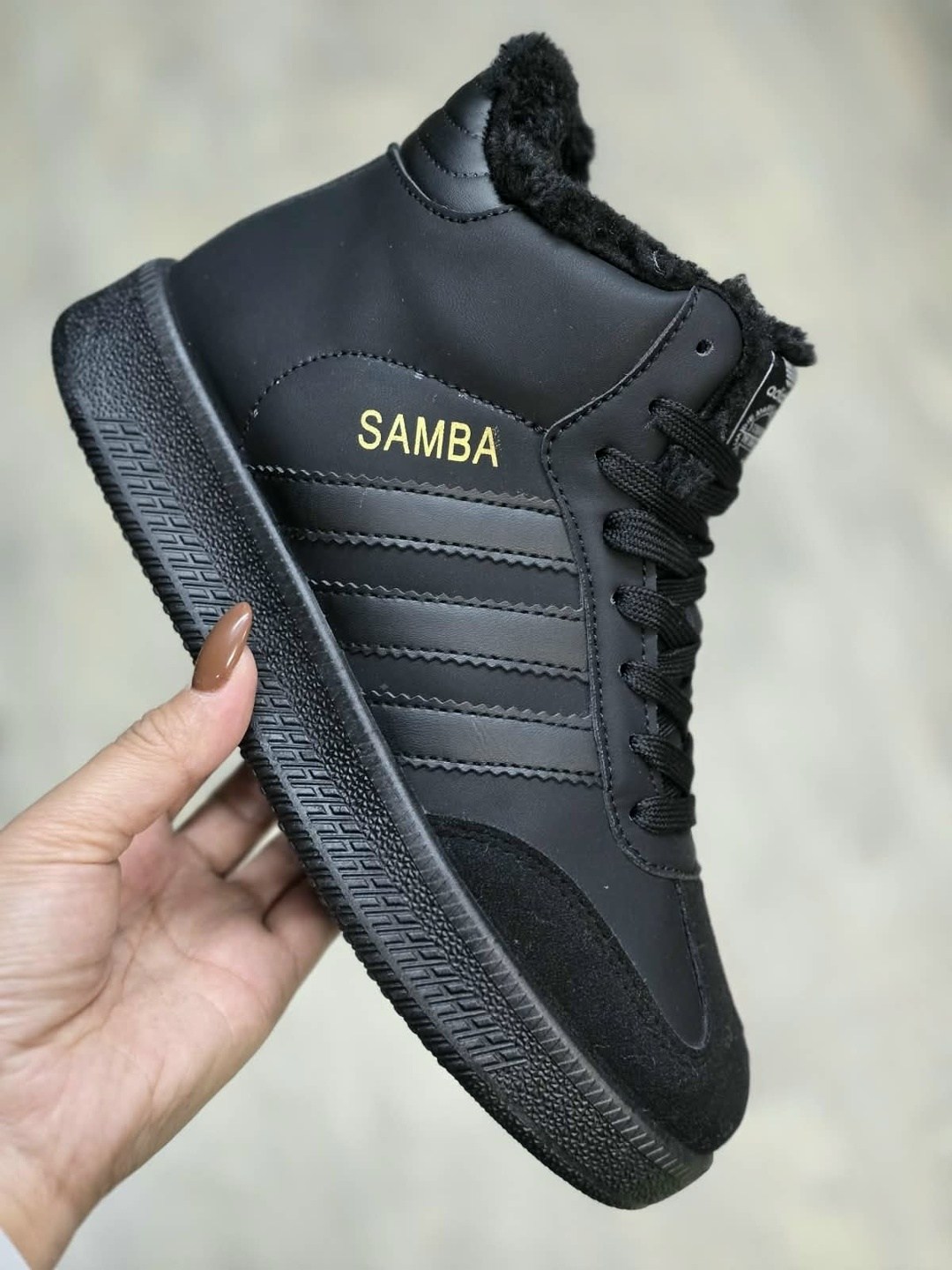 кроссовки высокие adidas samba зимние с мехом,,кроссовки женские зимние,женские кроссовки,кроссовки adidas женские