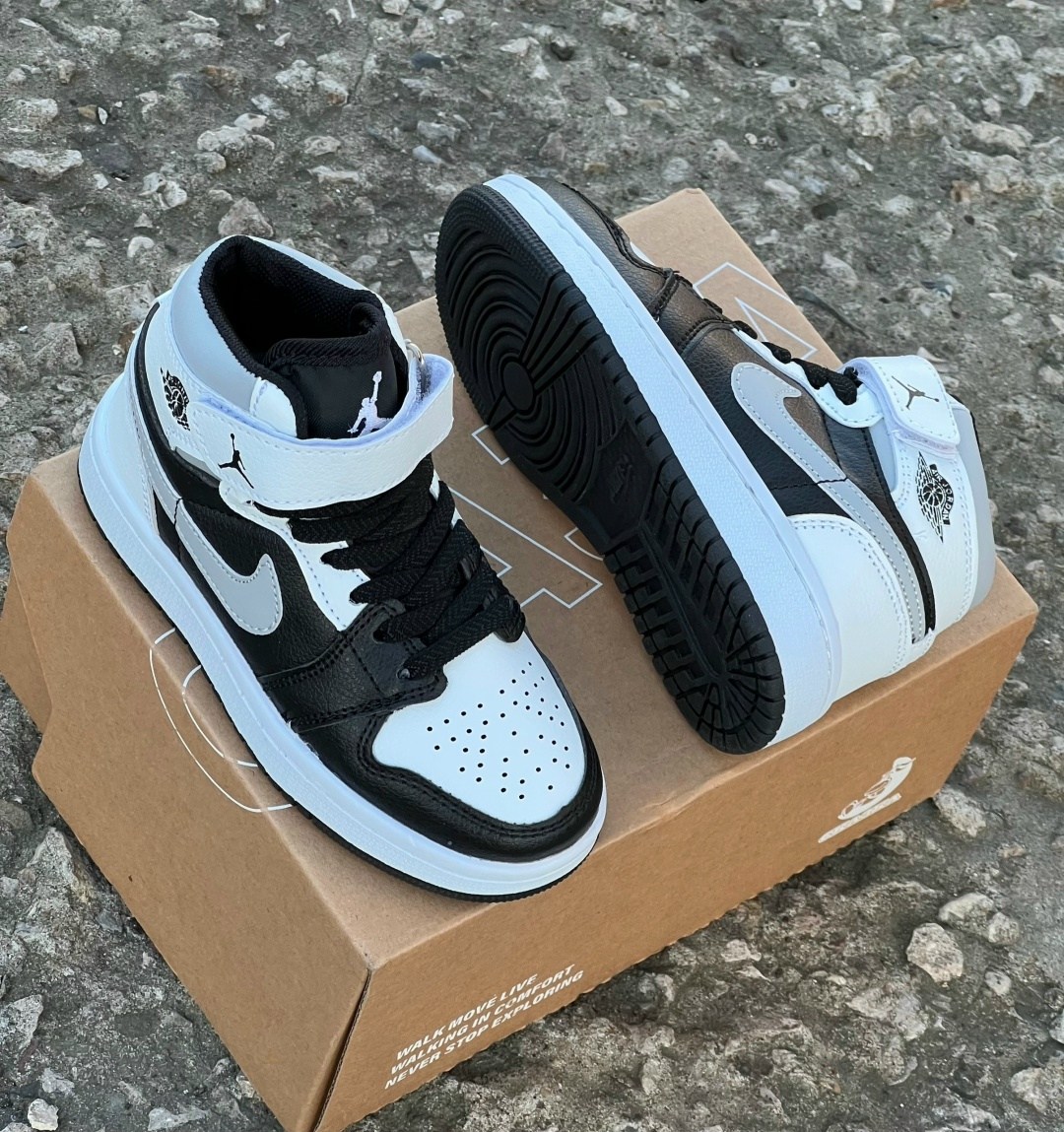 мужские кроссовки nike air jordan 1 retro high,кроссовки nike air jordan 1 retro high,кроссовки nike air jordan 1,nike air jordan 1 mid black white,кроссовки nike air jordan