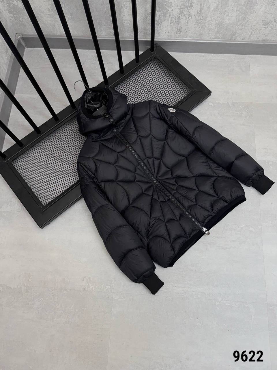 пуховик moncler spider,пуховики монклер,пуховик moncler,куртка монклер,мужской короткий пуховик с рисунком паутины
