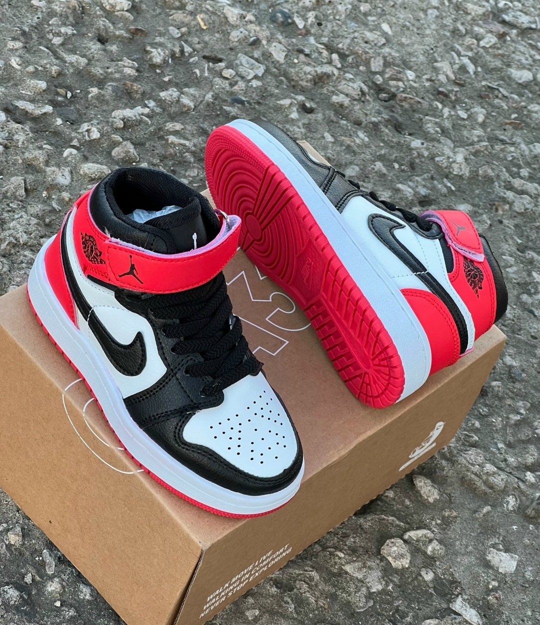 мужские кроссовки nike air jordan 1 retro high,кроссовки nike air jordan 1 retro high,кроссовки nike air jordan 1,nike air jordan 1 mid black white,кроссовки nike air jordan