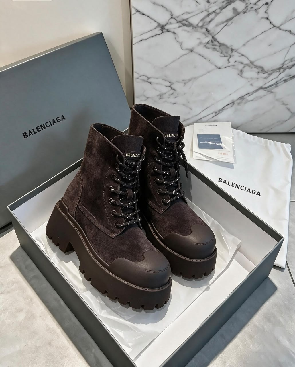 ботинки balenciaga,balenciaga женские кожаные ботинки balenciaga чёрного цвета,ботинки женские зимние balenciaga,balenciaga ботинки женские,ботинки balenciaga из натуральной замши женские