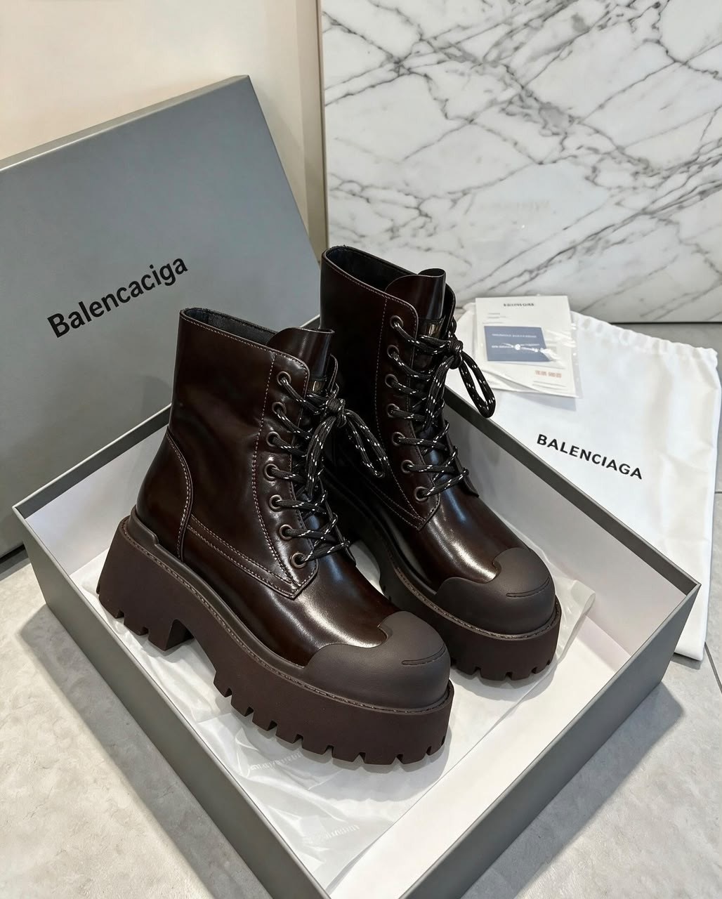 ботинки balenciaga,balenciaga женские кожаные ботинки balenciaga чёрного цвета,ботинки женские зимние balenciaga,balenciaga ботинки женские,ботинки balenciaga из натуральной замши женские